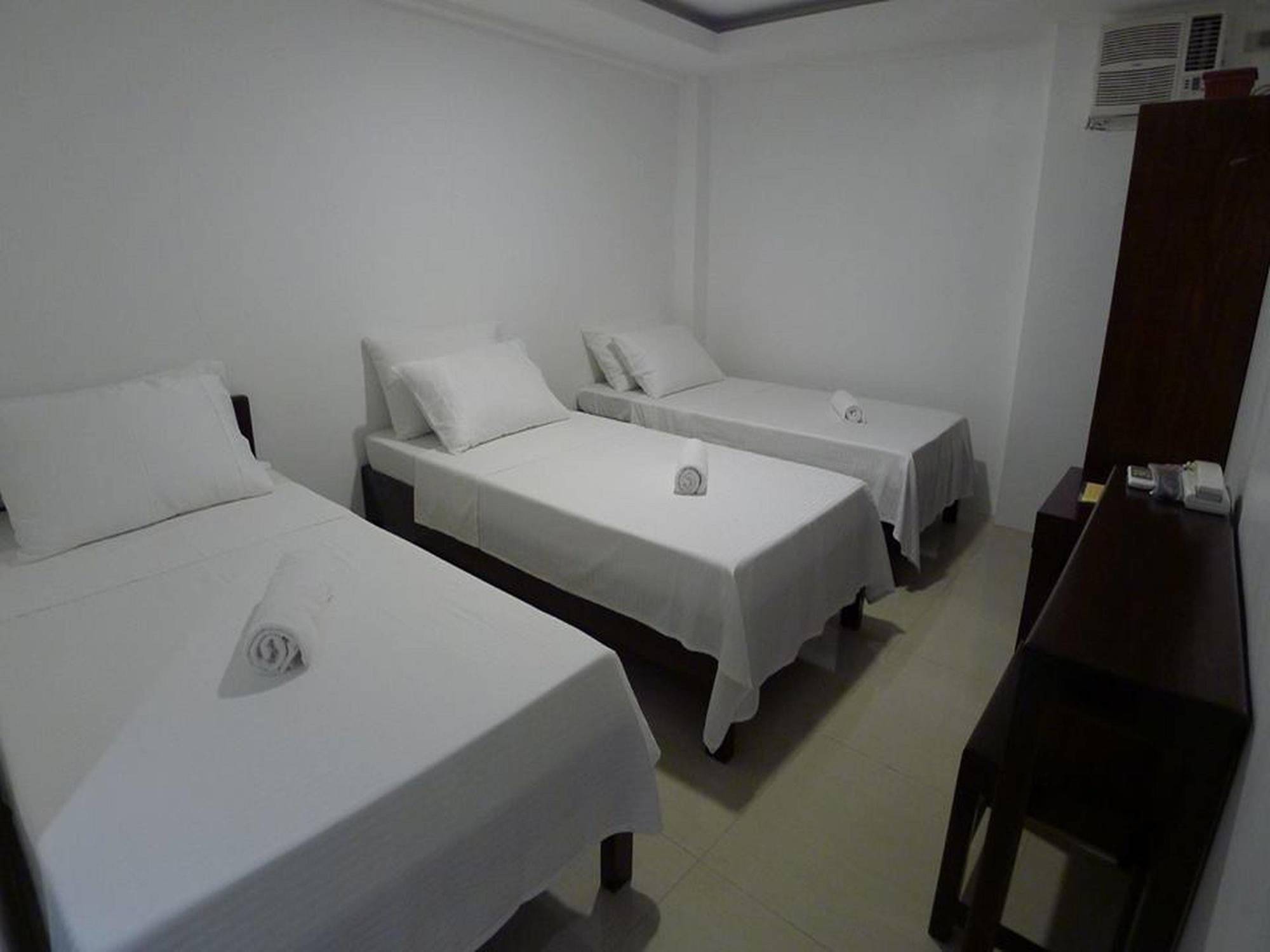 Runway Suites Puerto Princesa Exterior foto